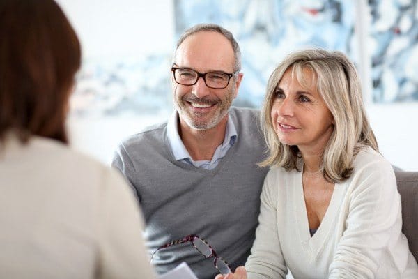 Ouder koppel in relatietherapie